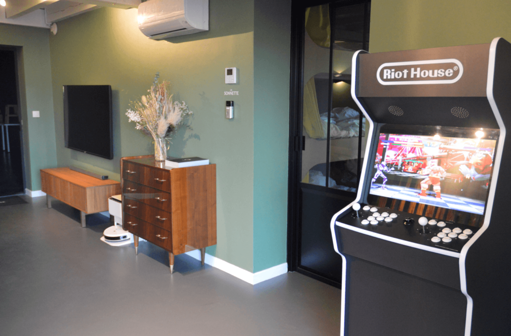studio riot house borne arcade multi jeux pandora box salle pause